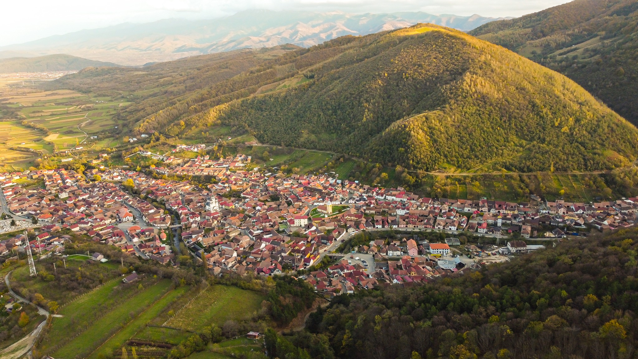 Primăria Sadu amenajează un traseu turistic, cu punct de Belvedere, care să lege Troița din Tocile de centrul comunei