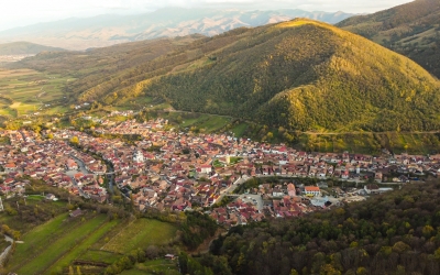 Primăria Sadu amenajează un traseu turistic, cu punct de Belvedere, care să lege Troița din Tocile de centrul comunei