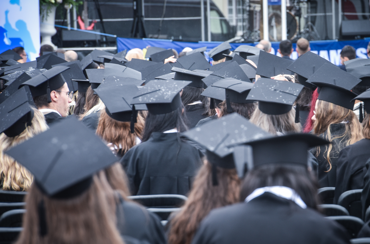 Reducere de 40% a fondului pentru bursele studenților. Ministerul Educației publică proiectul privind cuantumurile pentru 2025-2026