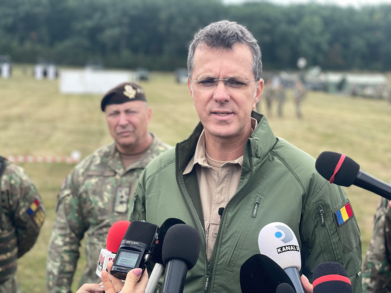Actualizare. Moșteanu, la exercițiul de mobilizare de la Sibiu: Îl rog pe fiecare român care vede un filmuleț cu un titlu spectaculos, că începe războiul, să își pună întrebări, să verifice și să folosească gândirea critică