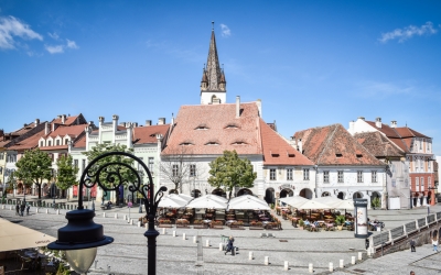Vreme rece, joi: cel mult 20 de grade în municipiul Sibiu. Vântul va putea ajunge la peste 70 km/h la munte