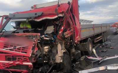 Accident între două TIR-uri pe autostrada Sibiu-Sebeș