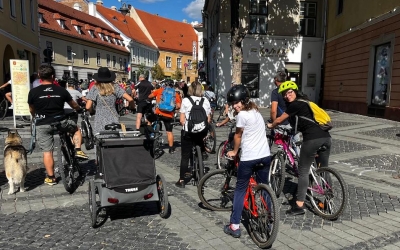 FOTO / VIDEO Mulți șoferi nu iubesc bicicliștii. Am fost printre cei aproape 300 de participanți la „Sibiul pedalează pentru toți”, un tur urban de 10 km