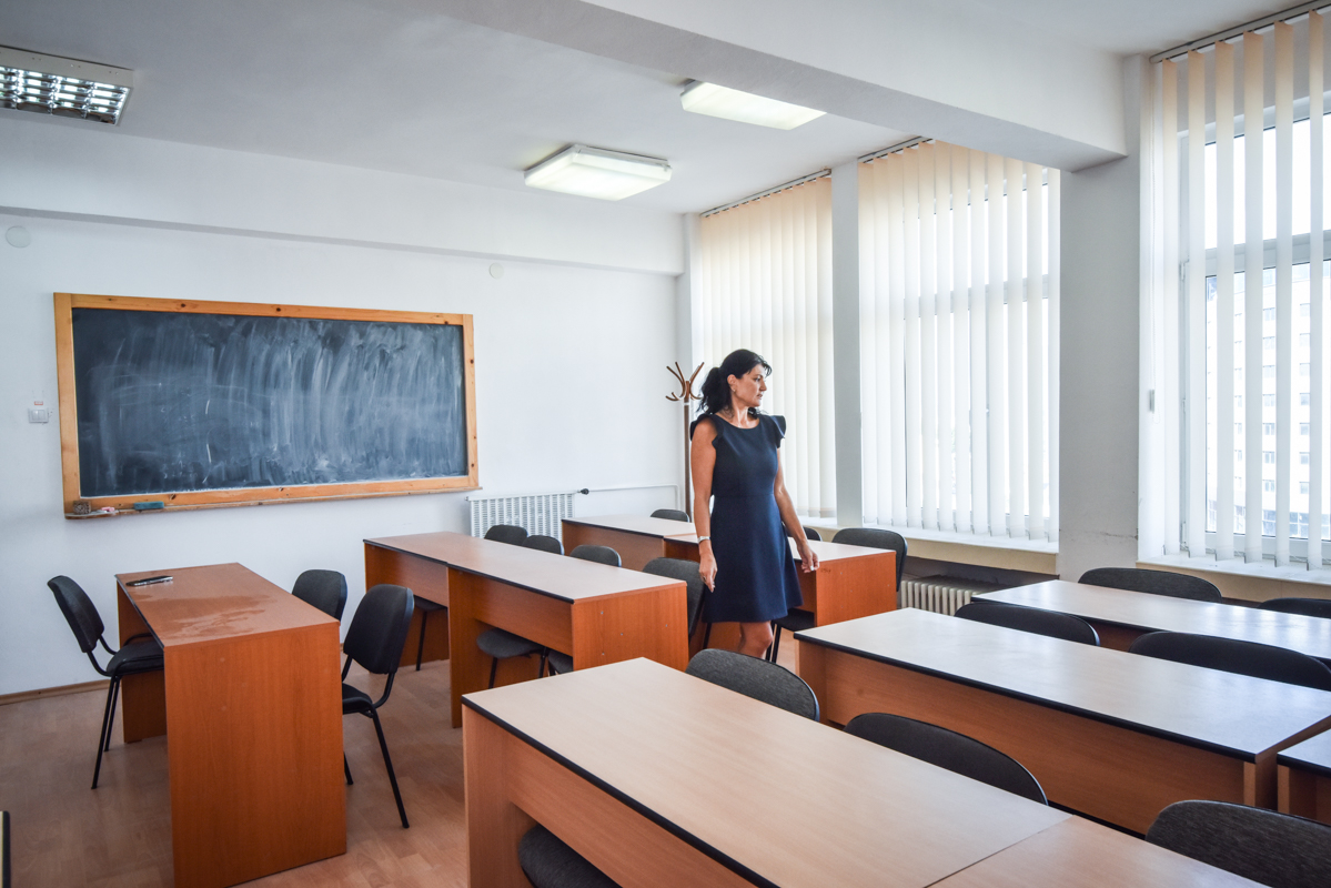 „Am trăit o adevărată mineriadă”. Proprietara clădirii Alma Mater, despre mutarea eșuată a unor clase de la Școala „I.L. Caragiale” și rezilierea contractului cu primăria