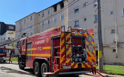 Incendiu la un apartament din Mediaș. Zeci de locatari s-au autoevacuat