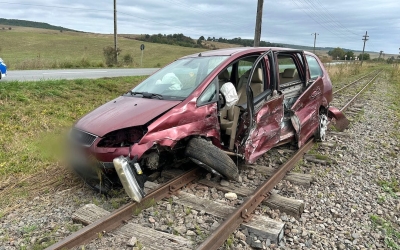 Un tânăr de 23 de ani a produs accidentul care a avariat șinele Mocăniței în weekend. A fost amendat și a rămas trei luni fără permis