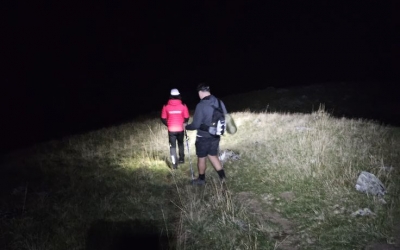 Salvamont Sibiu după recuperarea din munți a unui turist epuizat: Nu vă lăsați colegii de tură în urmă. Alegeți traseele în funcție de condiția fizică