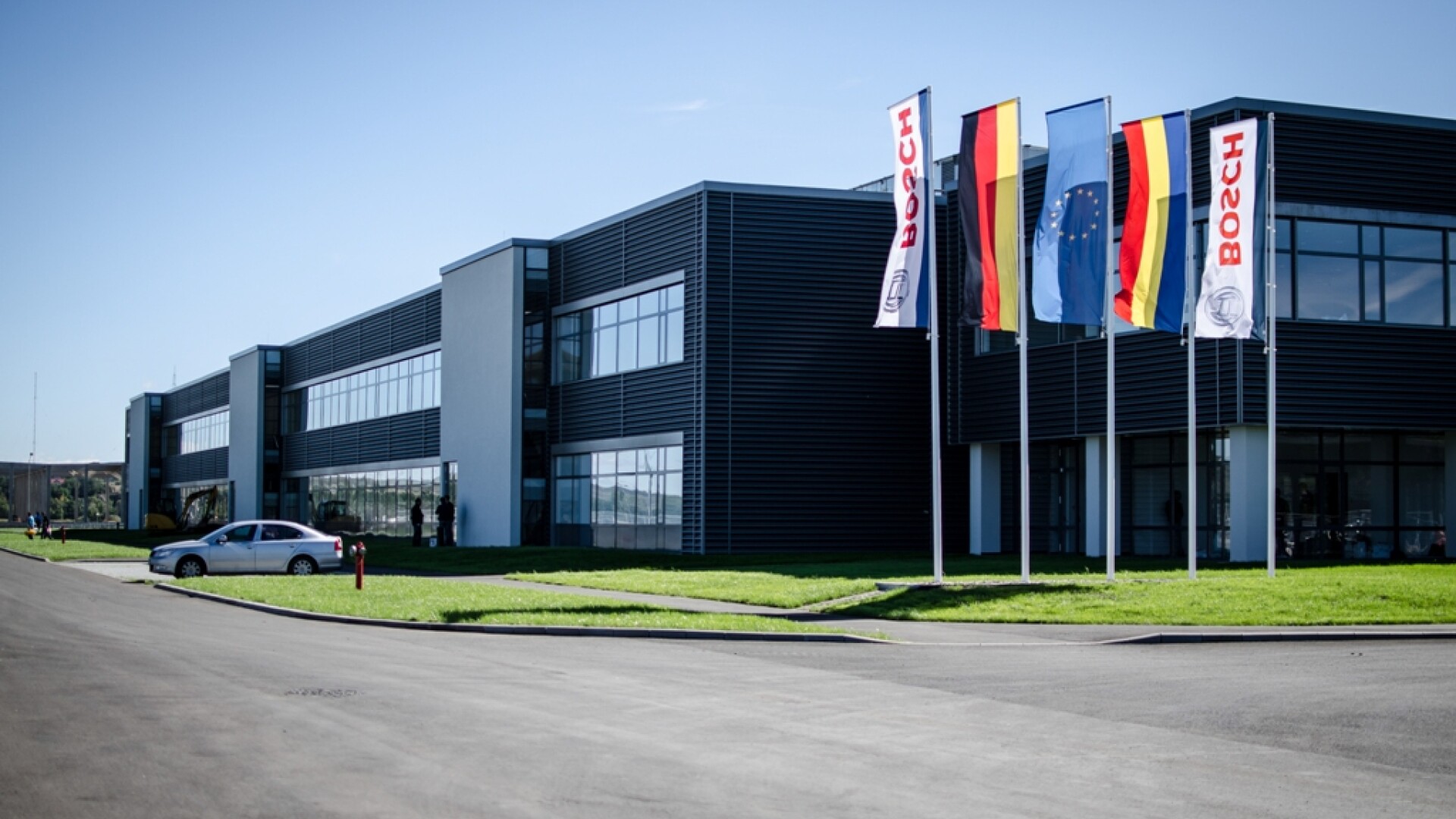 Bosch anunță că va concedia 13.000 de persoane din cauza dificultăților din sectorul auto. Investițiile din România nu sunt afectate. La Sibiu funcționează birouri de dezvoltare software și hardware