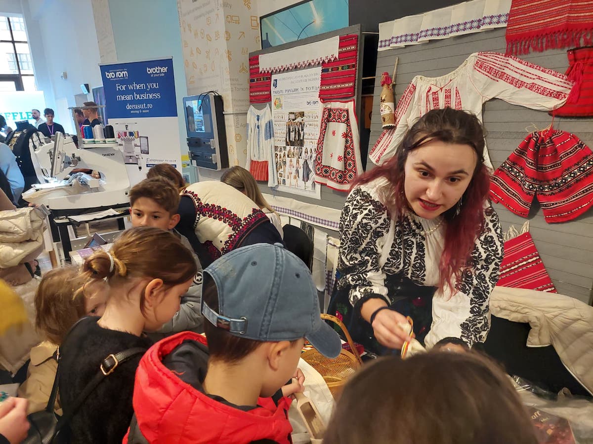 FOTO / VIDEO Noaptea Cercetătorilor. De la broderie computerizată, la machetă de tanc telecomandată