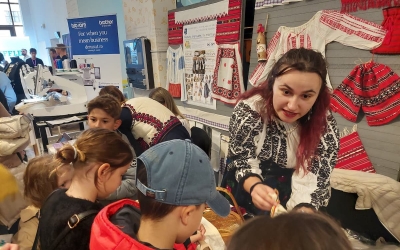 FOTO / VIDEO Noaprea Certcetătoritor. De la broderie computerizată la machetă de tanc telecomandată