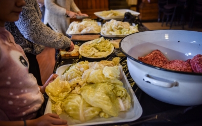 O agenție de turism din Germania promovează Sibiul ca destinație ieftină: Poți mânca ”rulouri de varză umplută sau un terci asemănător cu polenta, făcut din făină de porumb”