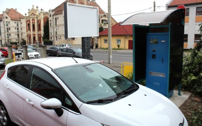La cererea șoferilor, Consiliul Județean Sibiu introduce și plata cu numerar la parcarea din zona Constituției