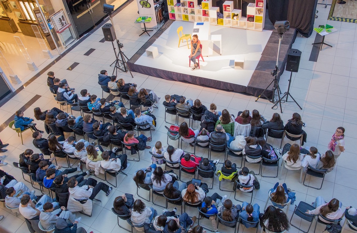 „Vape me in”: Spectacol gratuit despre provocările adolescenței și riscurile consumului de substanțe periculoase, miercuri, la Promenada Mall