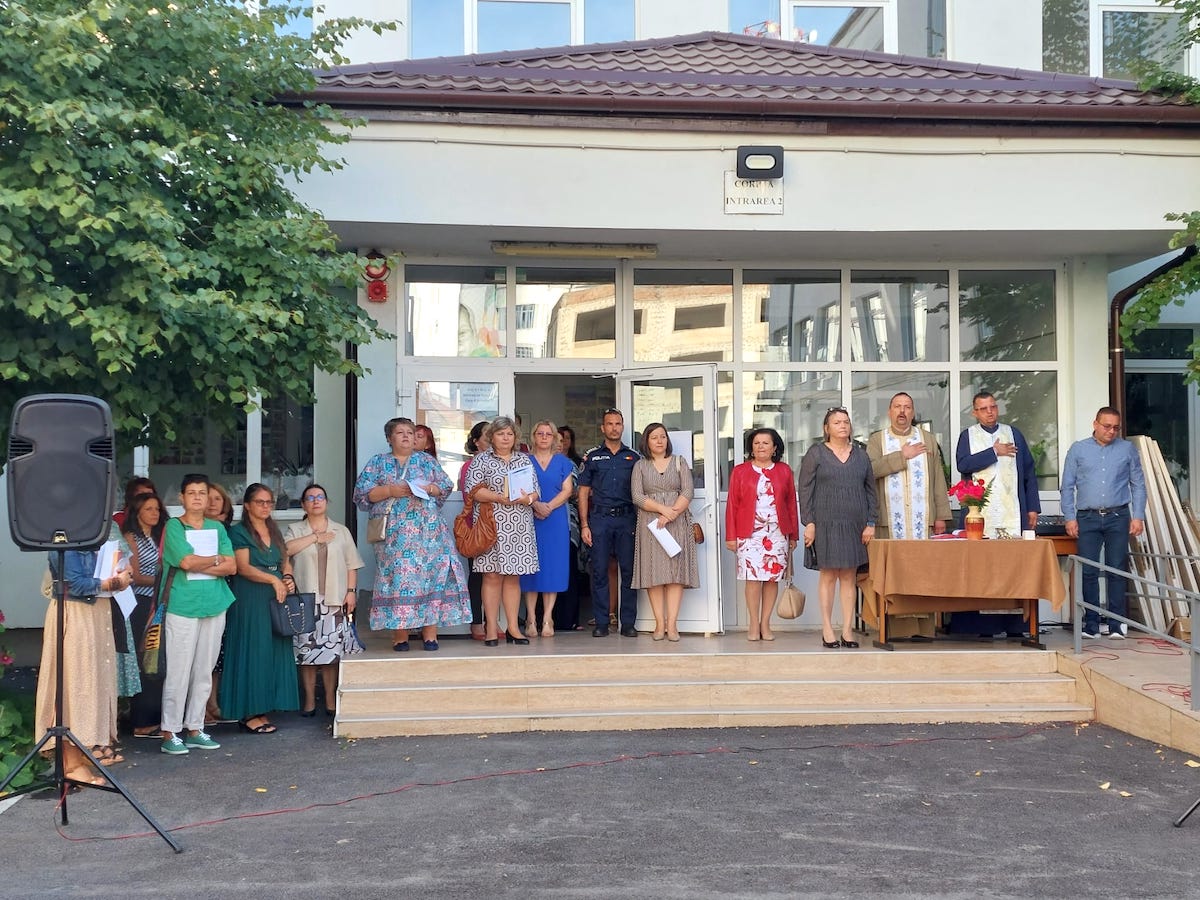 Prima zi de școală la Sibiu, fără discursuri și invitați. Polițiștii vor fi în preajma școlilor, preoții vor intra să binecuvânteze, inspectorul general merge în nordul județului