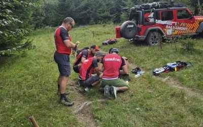Biciclist accidentat pe un traseu montan, în zona Vârful Măgura. A fost transportat la spital