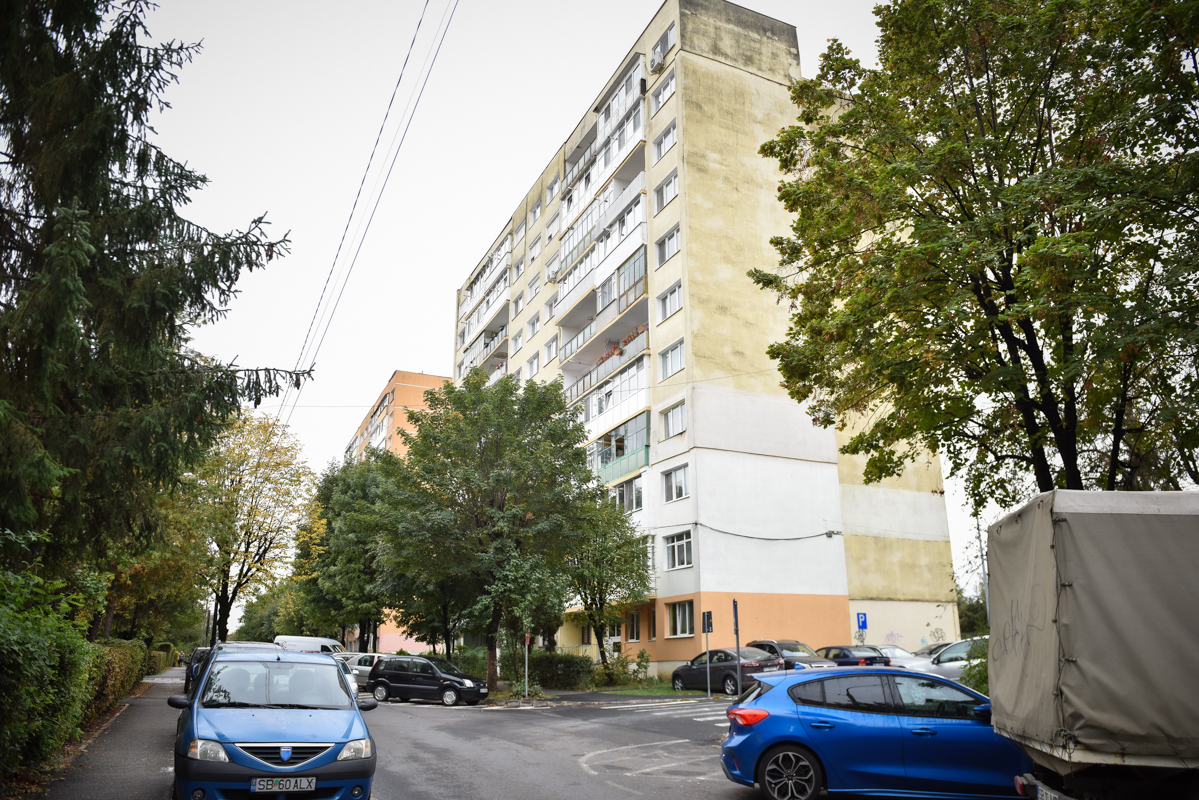 Țepe imobiliare: Bărbatul care a înșelat mai multe persoane oferindu-le spre închiriere propriul apartamentul a fost trimis în judecată