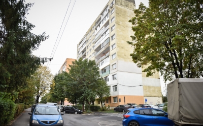 Țepe imobiliare: Bărbatul care a înșelat mai multe persoane oferindu-le spre închiriere propriul apartamentul a fost trimis în judecată