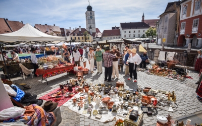 18.000 de lei costă un cazan de cupru, în Piața Mică, la Festivalul Meșteșugarilor Romi: Cei mai mulți clienți vin din străinătate