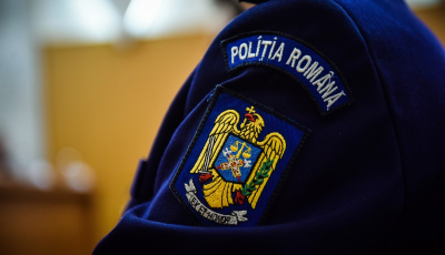 Poliţist rănit cu cuţitul în timp ce aplana un conflict, la spitalul din Lupeni. Agresorul încerca să-l înjunghie pe un alt bărbat
