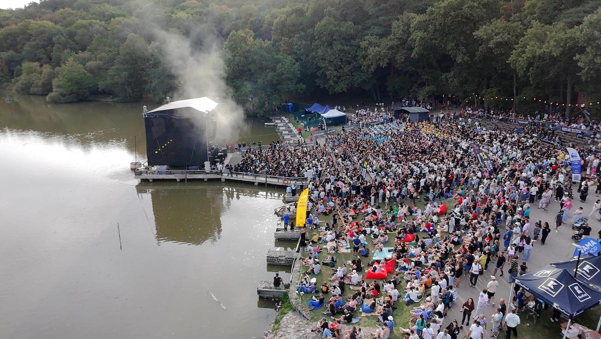 Guitar Meeting Festival: Peste 1.200 de chitariști au făcut spectacol pe scena Muzeului Astra