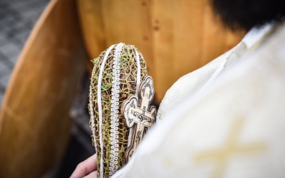 Sondaj Turnul Sfatului: Cei mai mulți sibieni nu deschid ușa părintelui de Bobotează. Dintre cei care deschid, majoritatea plătesc între 50 și 100 de lei