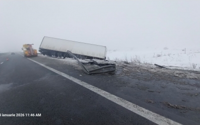 Trafic restricționat pe A1, pe sensul Sibiu - Sebeș, între Săliște și Apoldu de Jos.„Se lucrează la recuperarea unui TIR răsturnat”