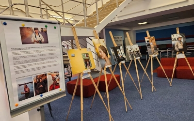 Expoziția „Femeile Sibiului” a fotografei Mihaela Noroc, ateliere pentru copii și dezbatere, la Biblioteca Astra, de Ziua Culturii Naționale