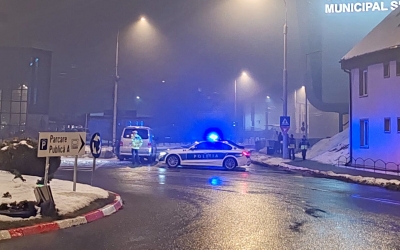 Strada O. Goga din Sibiu, închisă temporar din cauza zăpezii de pe Stadionul Municipal