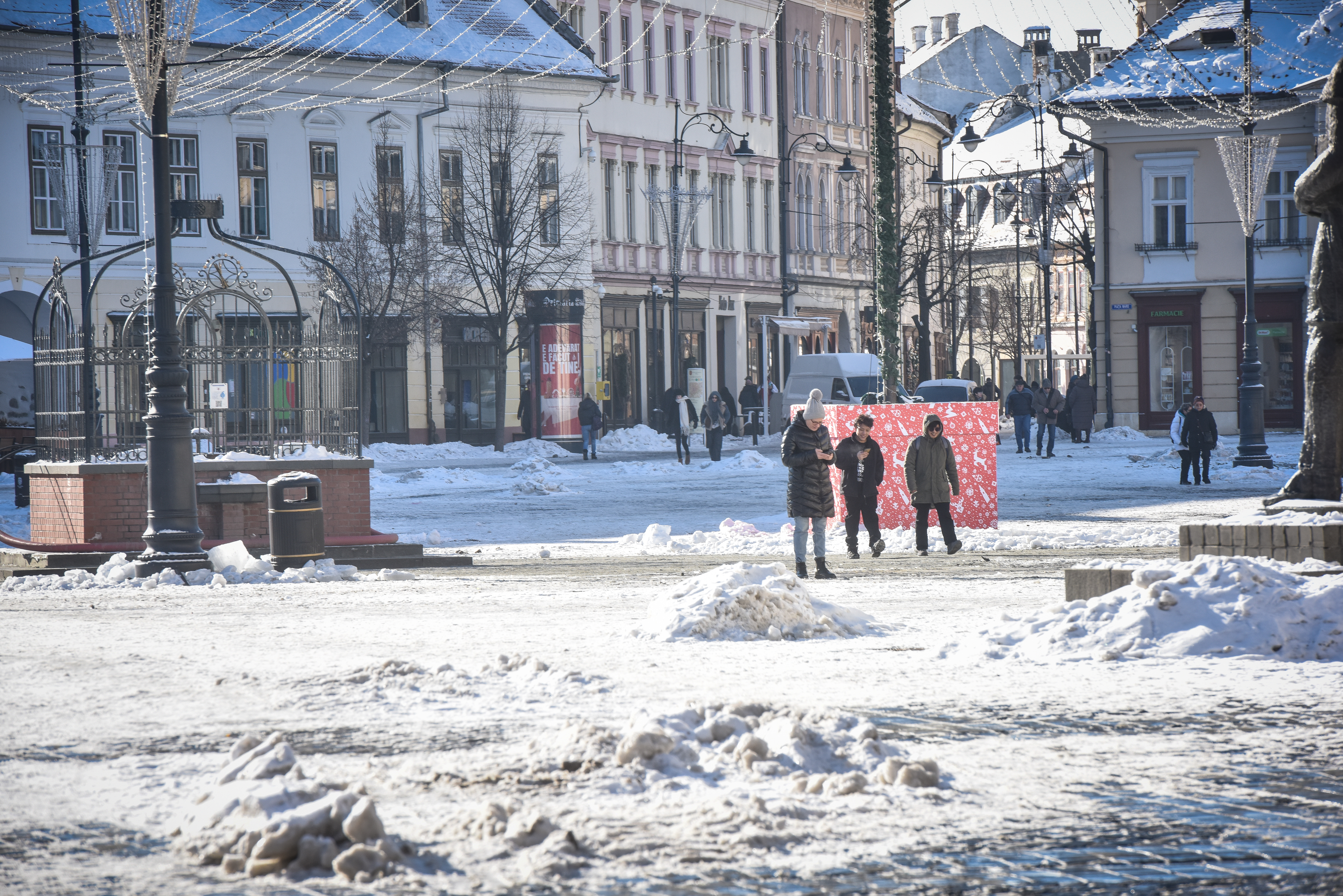 Ce facem în weekend? Competiții la Păltiniș Arena, spectacole și drumeții