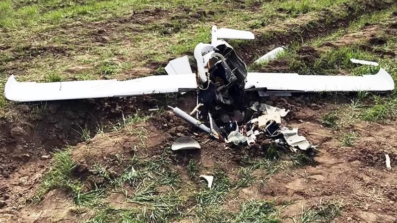 Dronă militară prăbușită în curtea unui sătean din Vrancea. Nu avea încărcătură explozivă