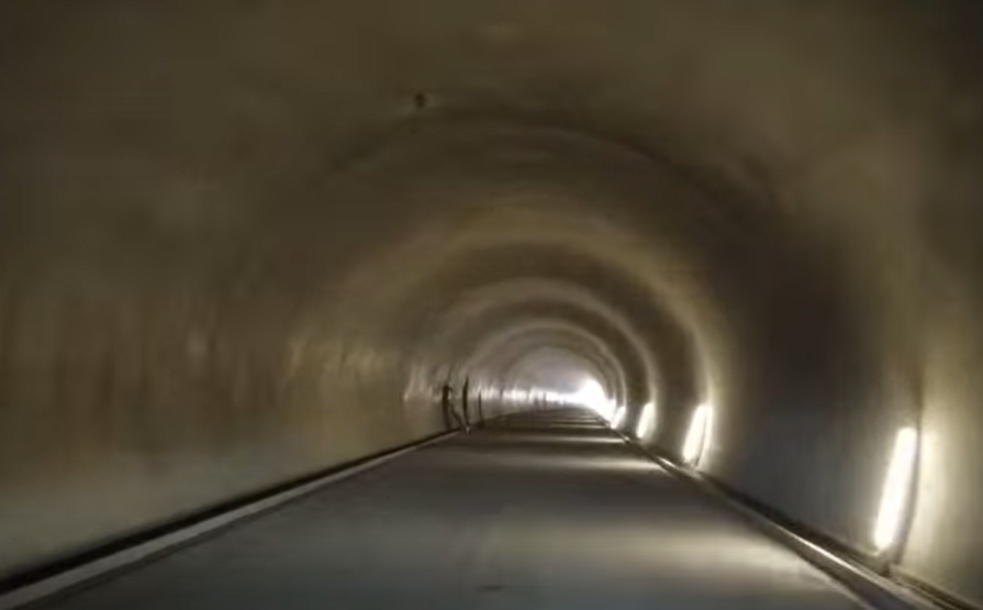 Directorul CNAIR, despre lucrările la tunelul Momaia: se montează sistemele de siguranță și iluminat. Circulația pe secțiunea 4 va fi deschisă în acest an