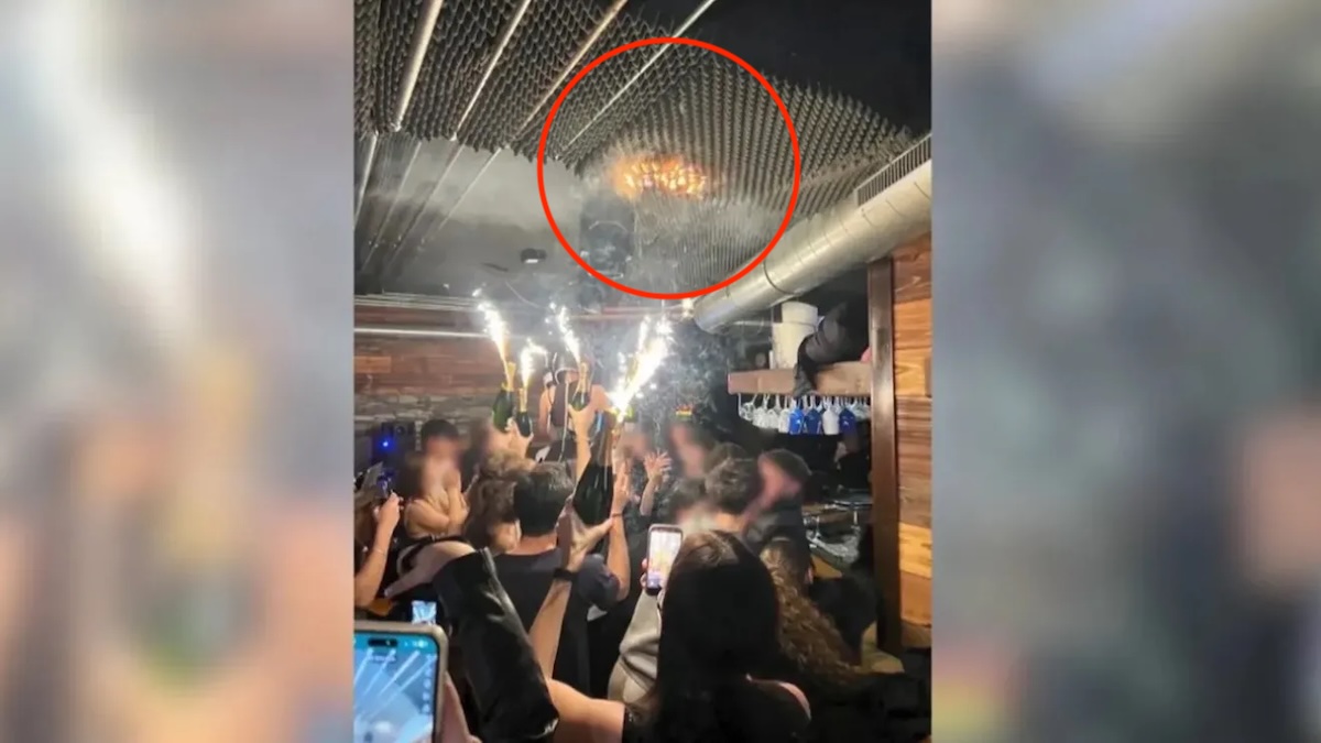 Barul din Elveția ar fi luat foc de la artificiile care decorau sticlele de șampanie. Cine sunt proprietarii și detaliile din momentele care au provocat tragedia