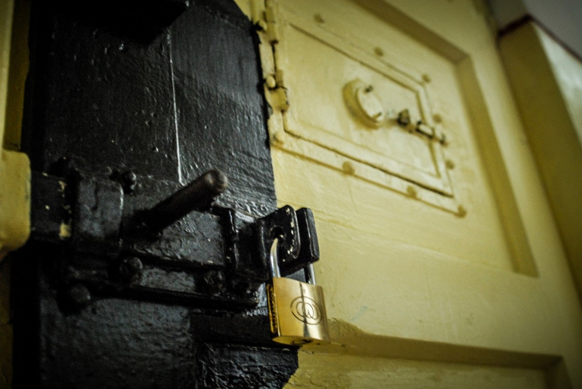 Polițiștii au pus în aplicare un mandat de executare a pedepsei cu închisoarea pe numele unui sibian condamnat  la o pedeapsă de 4 ani și 3 luni cu executare