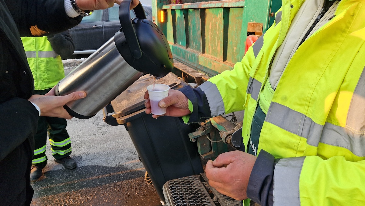 La muncă, la minus 12 grade Celsius: ”Și pe ploaie, și pe ger, ne facem treaba”