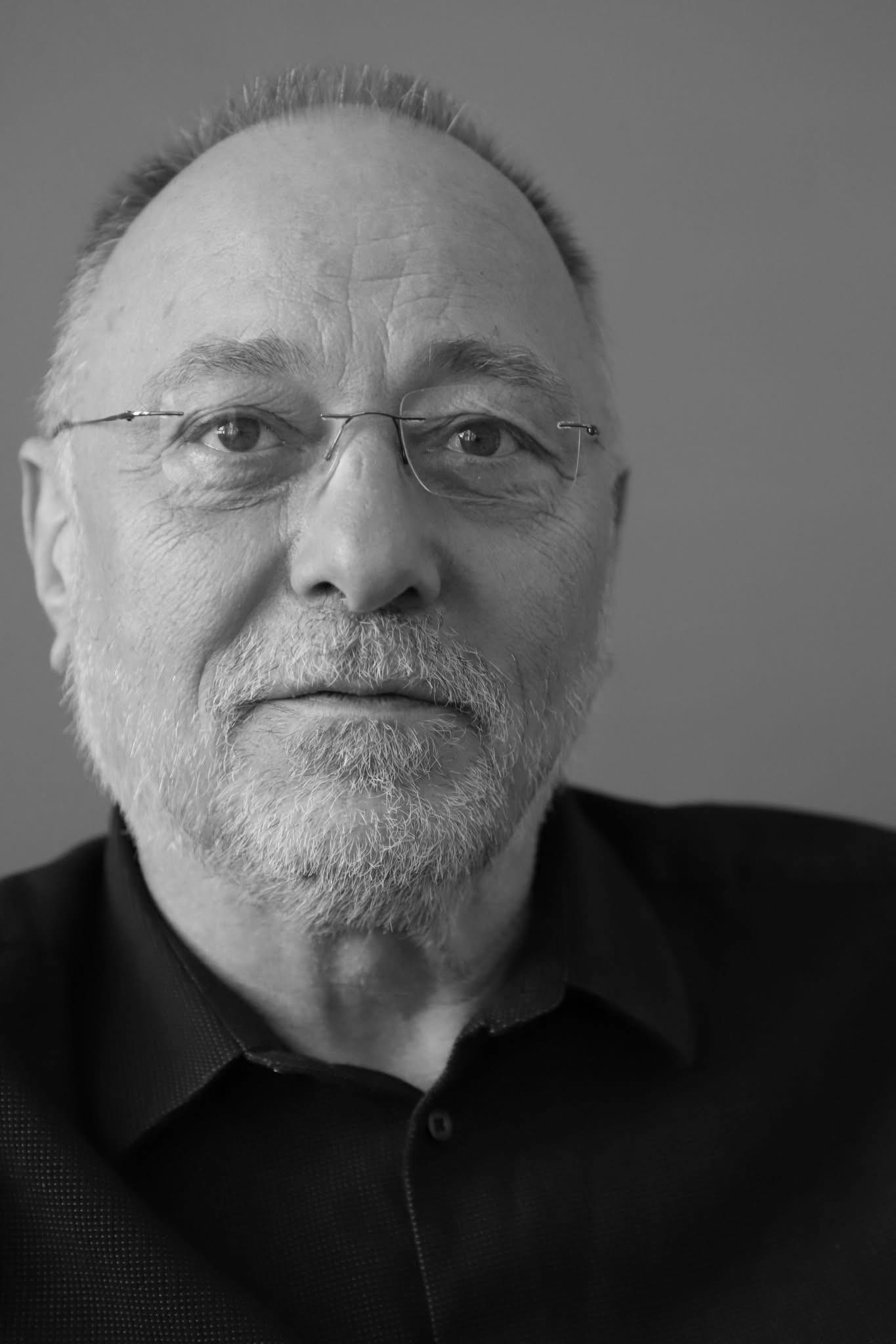 A murit Marcel Bunea, artist plastic, profesor universitar și cetățean de onoare al Cisnădiei. A avut peste 36 de expoziţii personale în ţară şi străinătate