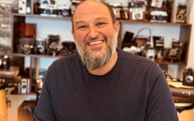 Dr. Andrei Jurj expune în Piața Mică fotografii despre cei din spatele procedurilor medicale. „Îmi doresc să se vadă că medicii sunt oameni și ei”