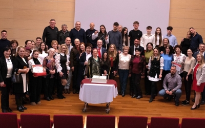 1.500 de sibieni pregătiți să salveze vieți, 82 de familii sprijinite și peste 1.000 kg de alimente distribuite: bilanțul unui an de activitate al Crucii Roșie Sibiu