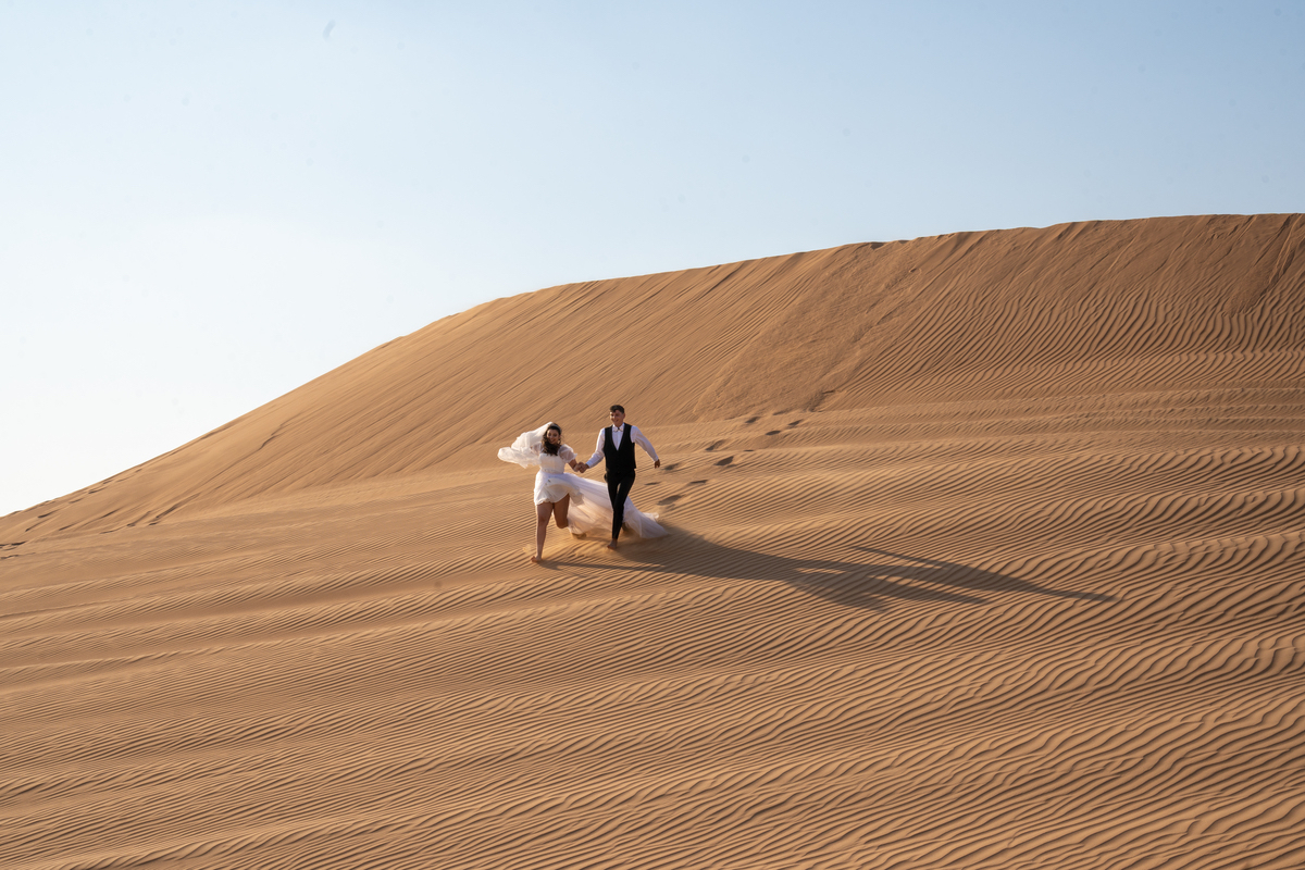 A treia ediție Versailles Fest: două zile dedicate mirilor, inspirației și experiențelor complete pentru nunta perfectă. Trash the dress în Dubai pentru cuplul norocos