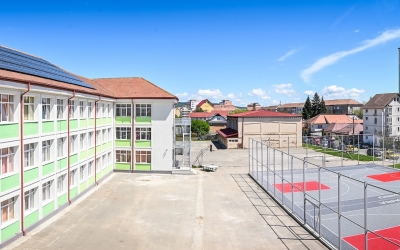 Directoarea Școlii nr. 21 oferă opt răspunsuri despre bătăile dintre elevii instituției. „O să avem în vedere modificări punctuale ale procedurilor actuale”