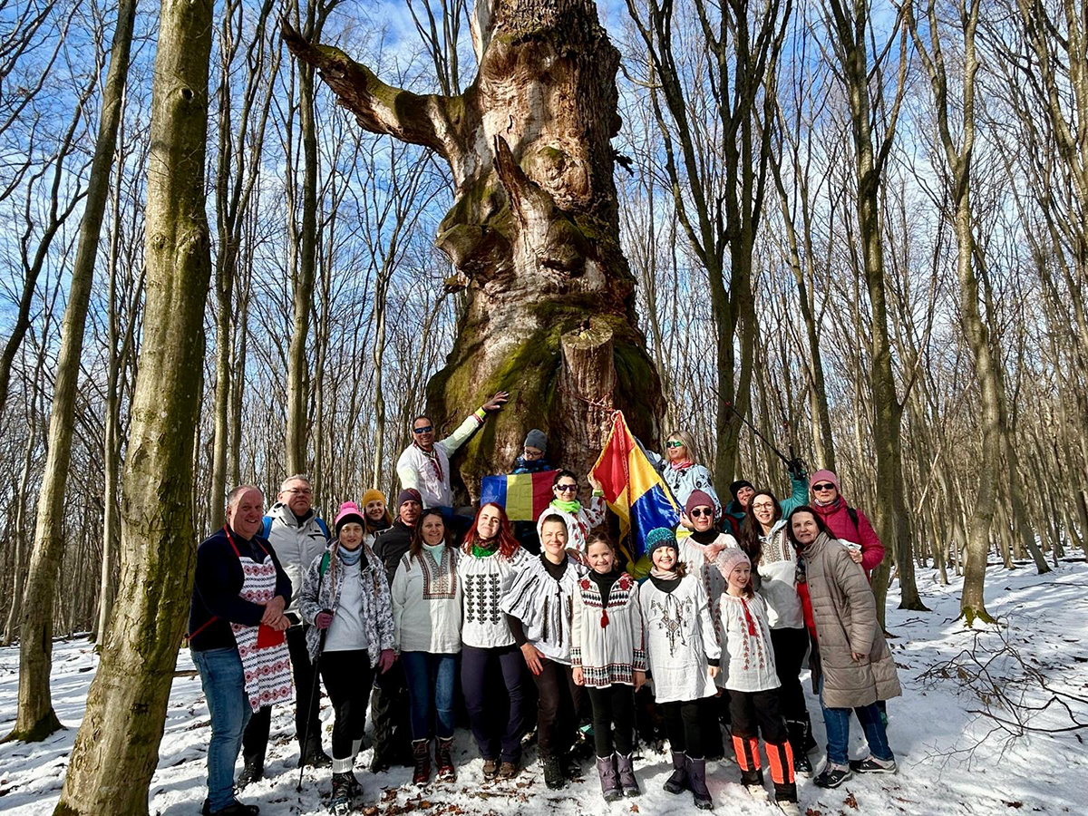Actualizare video. Hora Unirii lângă stejarul lui Mihai Viteazul. „A fost un moment extraordinar, pe care ni-l vom aminti cu plăcere”