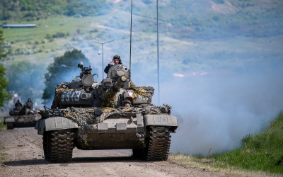 Militari din Statele Unite, Polonia și Franța participă la Cincu, începând de luni, la unul dintre cele mai ample exerciții de artilerie din Europa