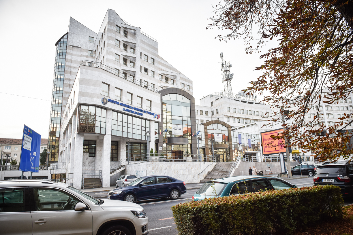Primăria cedează statului terenul pe care a fost construit sediul ANAF din Sibiu. Transferul, necesar pentru modernizarea clădirii