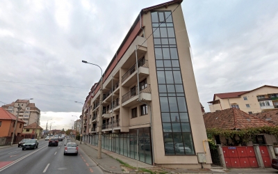 Blocul cu șase niveluri, nerecepționat, cu vedere la Șoseaua Alba Iulia din Sibiu este scos la executare silită pentru patru milioane de lei