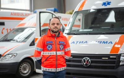 Asistent de pe ambulanța din Sibiu, avertisment în plin sezon de gripă: „Nu este o banală răceală. Poate pune viața în pericol”