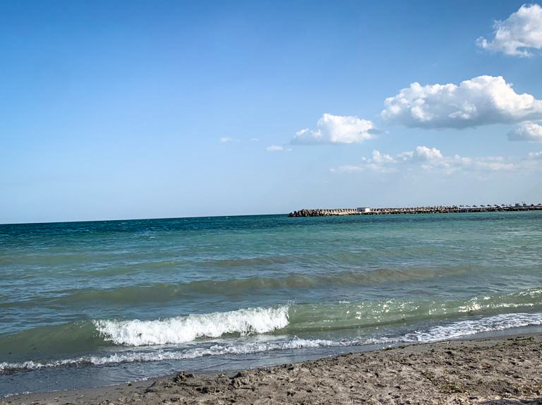 O mină marină eșuată a fost descoperită pe plajă în zona poligonului de tragere de la Midia