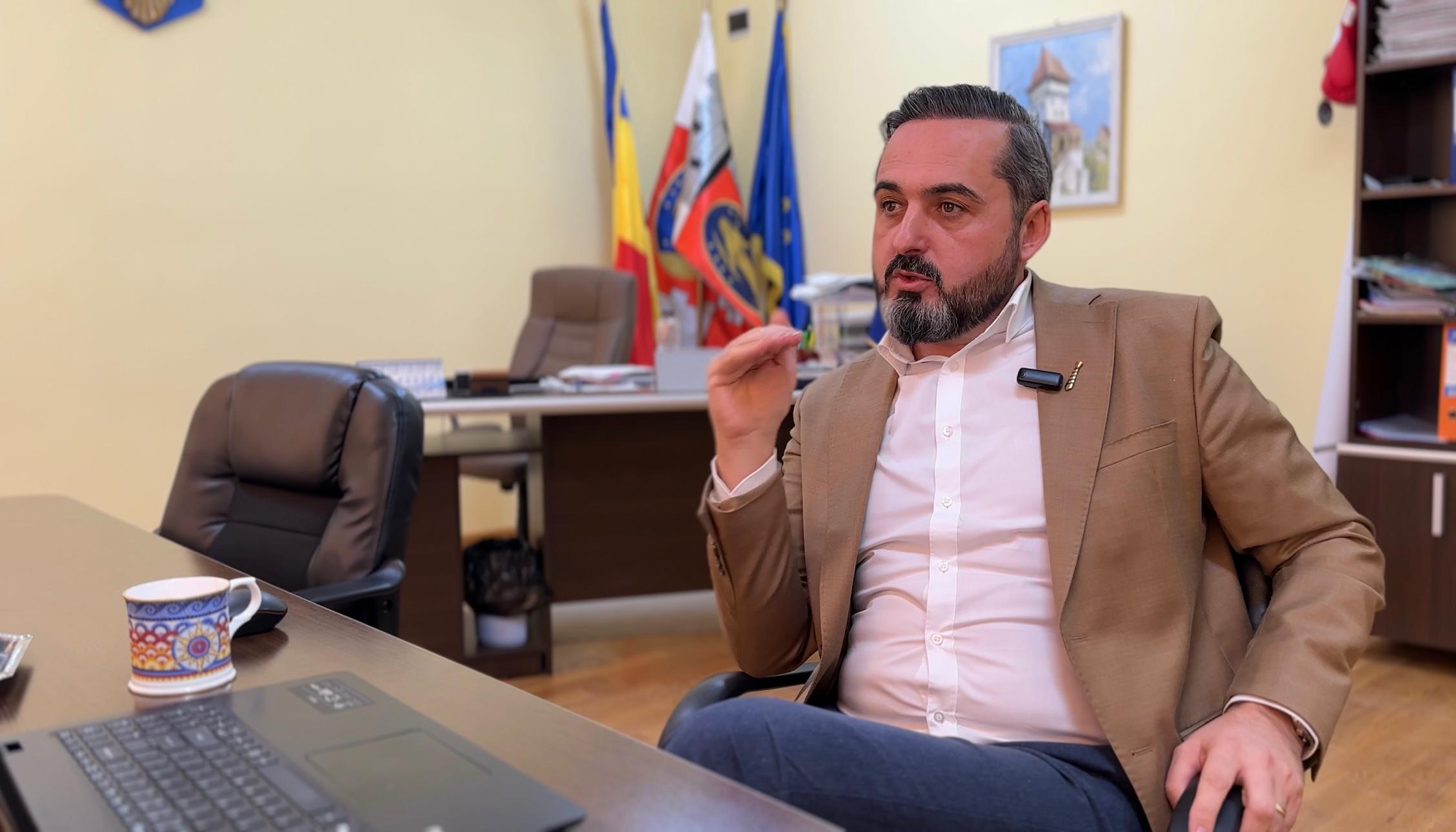 „Protest pașnic” la Agnita, din cauza majorării impozitelor. Primarul: Impozitele locale nu au crescut cu 300%, dar s-au dublat și sunt conform legii