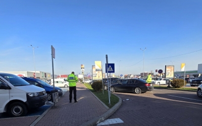 Parcare neregulamentară la cumpărături: Aproape jumătate din amenzile date de Poliția Locală Șelimbăr în decembrie au fost în parcare la mall