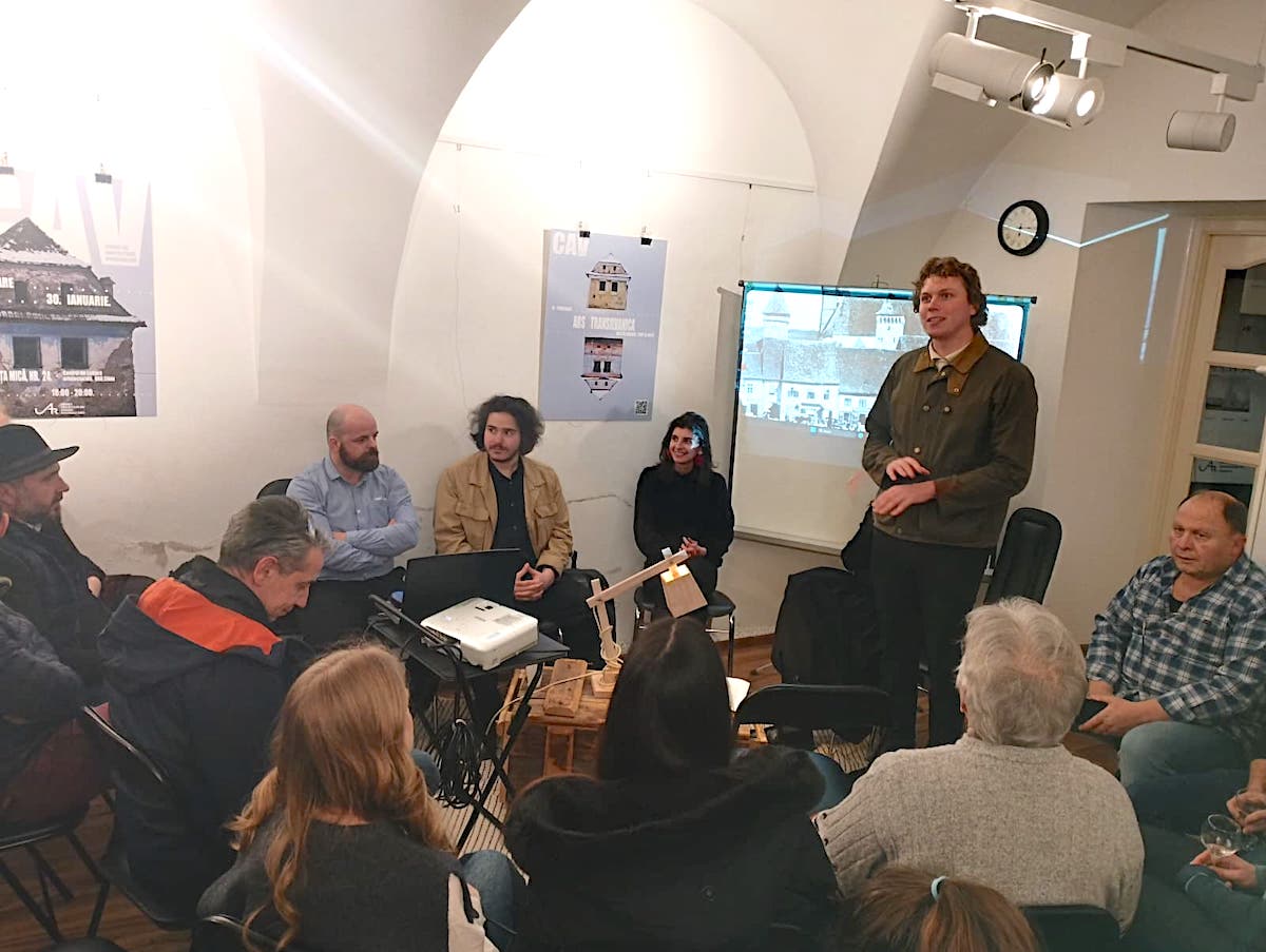 Șase tineri au lansat la Sibiu Clubul de Arhitectură Vernaculară: „Aici e locul potrivit. Vrem să transformăm arhitectura rurală în mainstream. În Transilvania se pierd mai multe case decât se salvează”