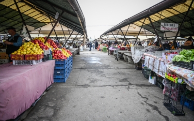 Piețe Sibiu: Producătorii vă așteaptă în piețe cu legume pentru mesele de iarnă