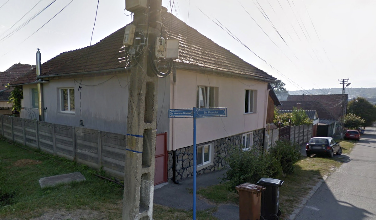 SOS Satele Copiilor cere Primăriei Cisnădie să schimbe numele străzii unde funcționează. Aparține fondatorului, dovedit drept abuzator de copii